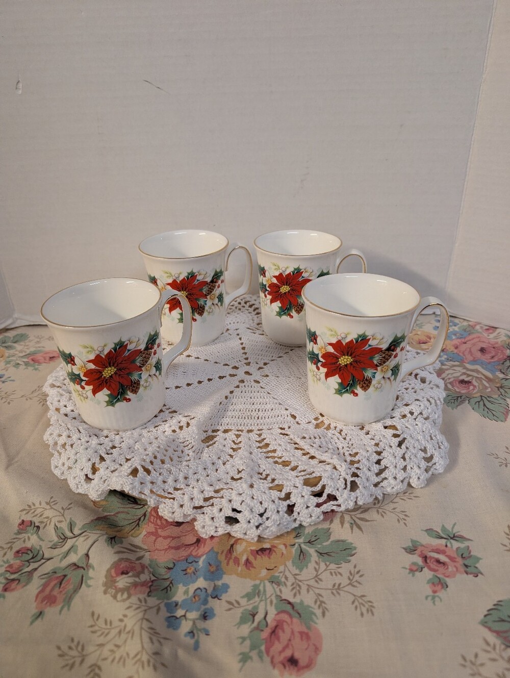 Royal Albert Poinsettia Bone China Christmas Coffee Mug Tea Cup Set Of 4 Lot